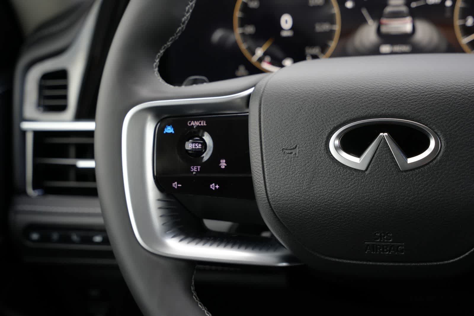 2027 INFINITI QX80 LUXE