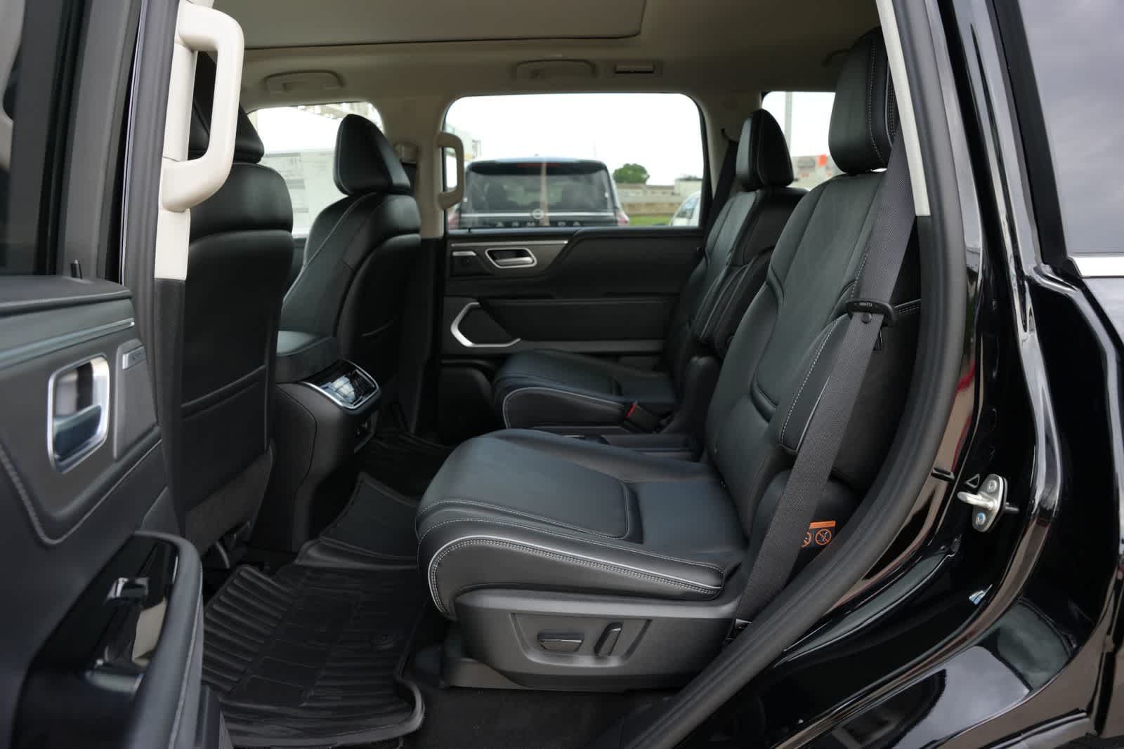 2027 INFINITI QX80 LUXE