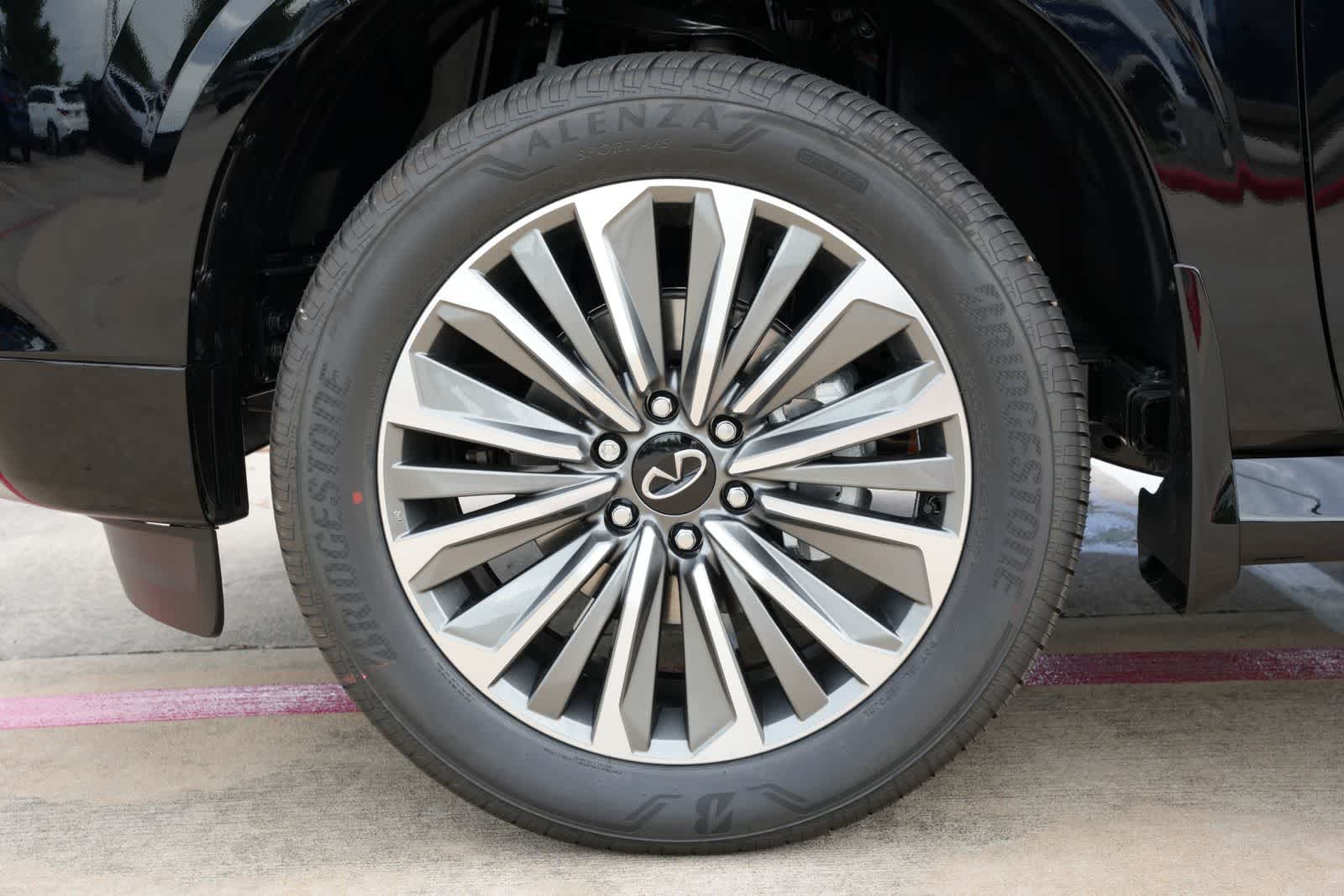 2027 INFINITI QX80 LUXE