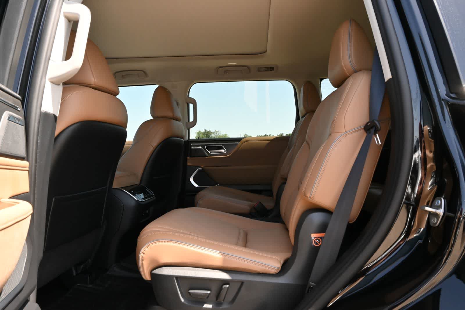 2027 INFINITI QX80 LUXE