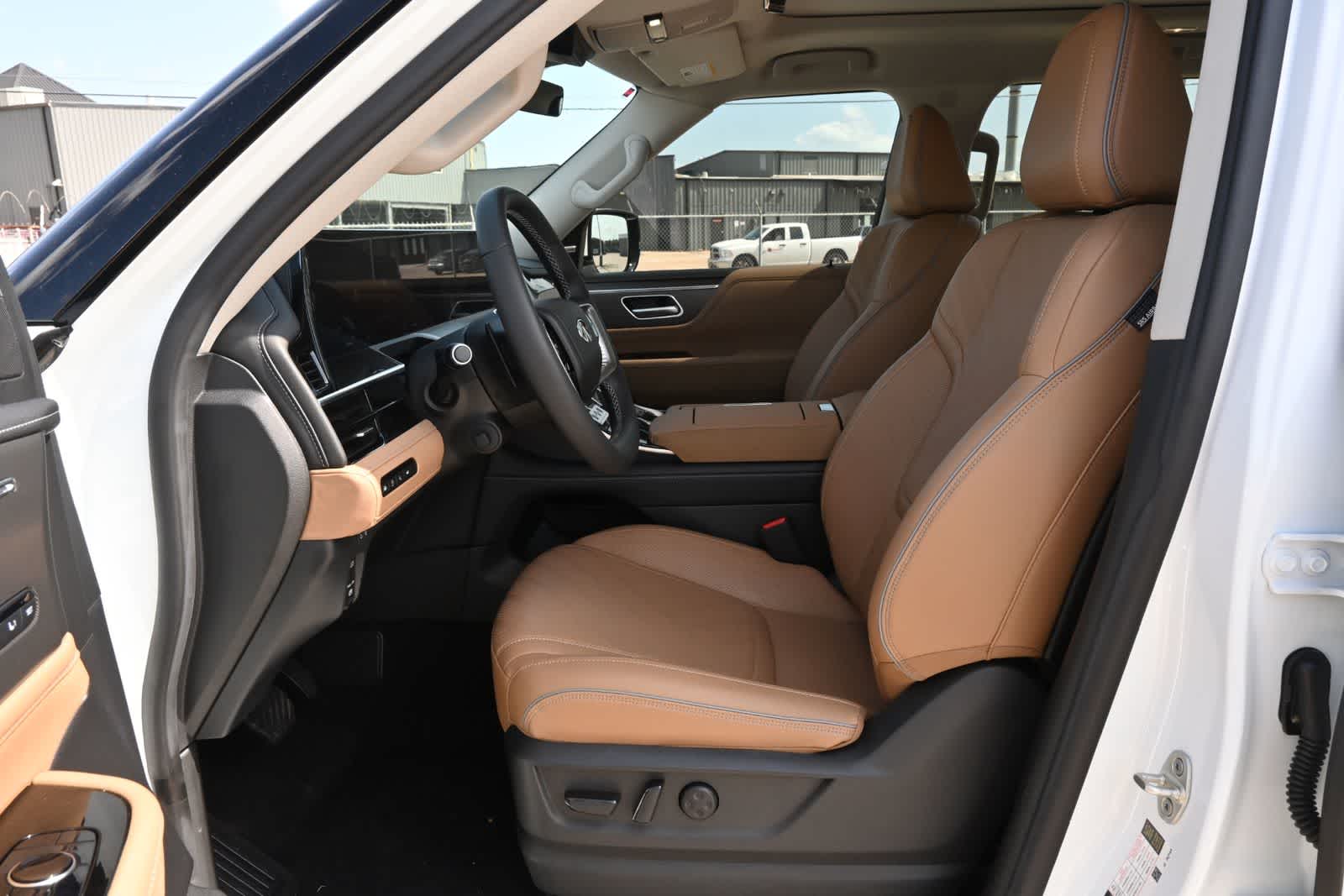 2026 INFINITI QX80 LUXE