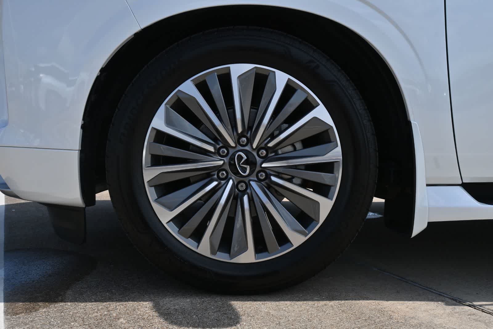 2026 INFINITI QX80 LUXE