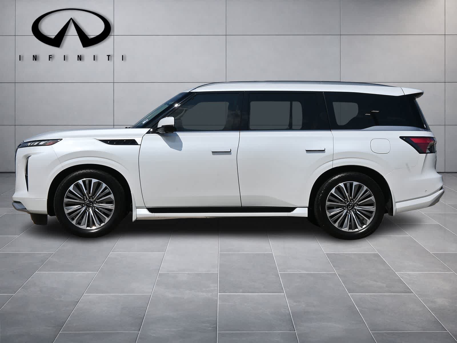 2026 INFINITI QX80 LUXE
