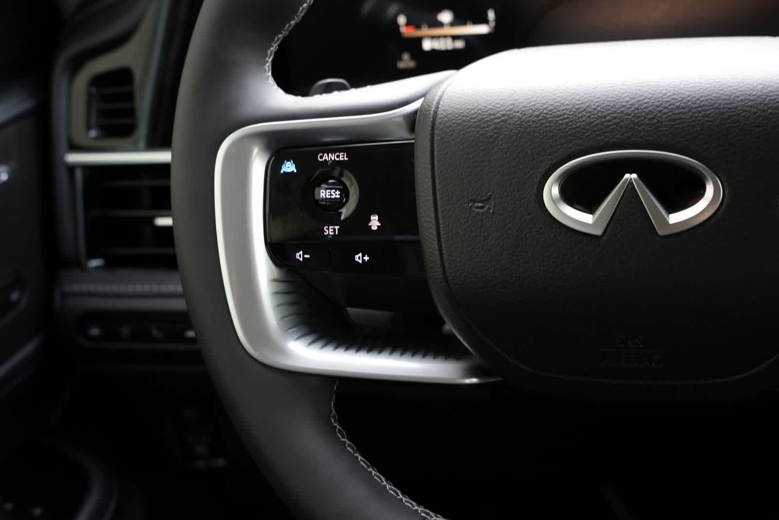2026 INFINITI QX80 LUXE