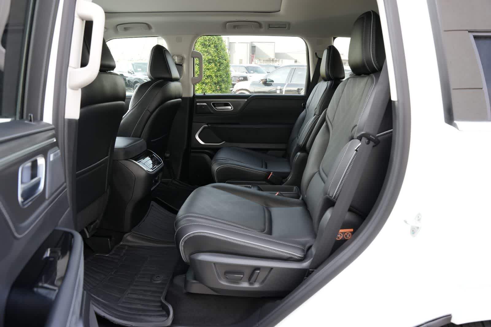 2026 INFINITI QX80 LUXE