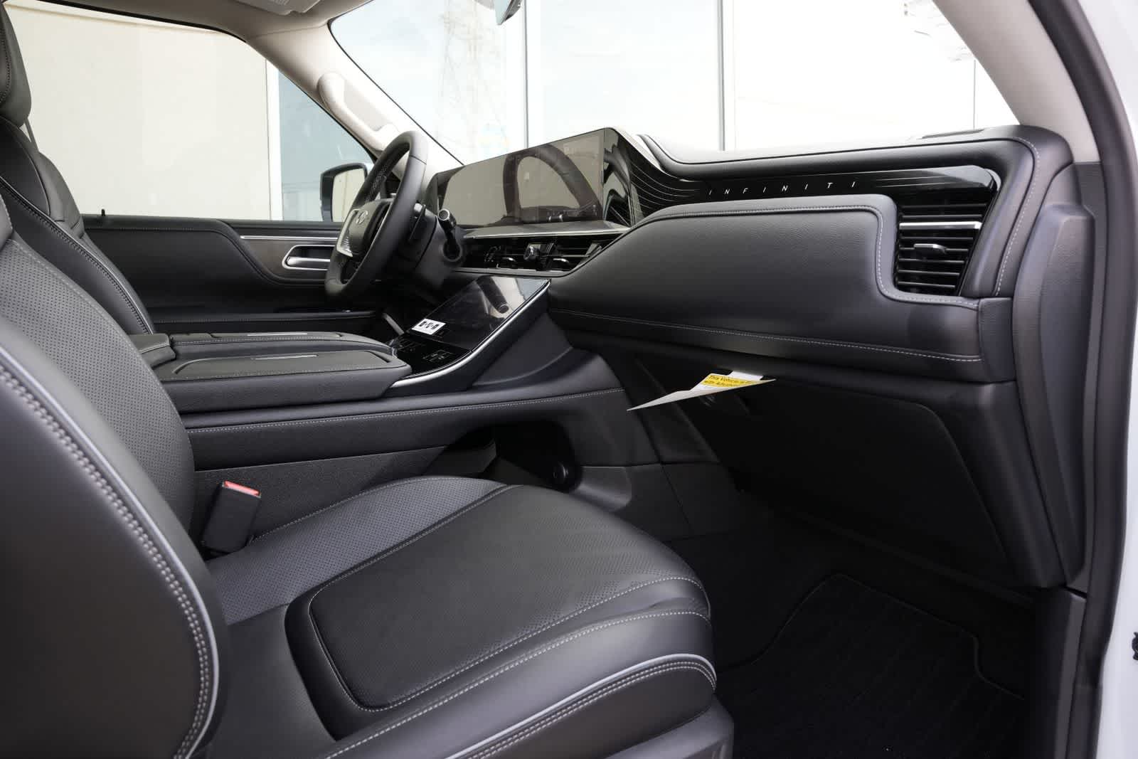 2026 INFINITI QX80 LUXE