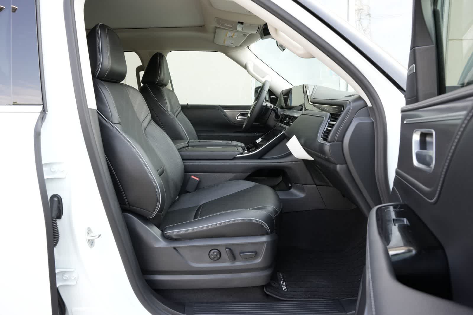 2026 INFINITI QX80 LUXE
