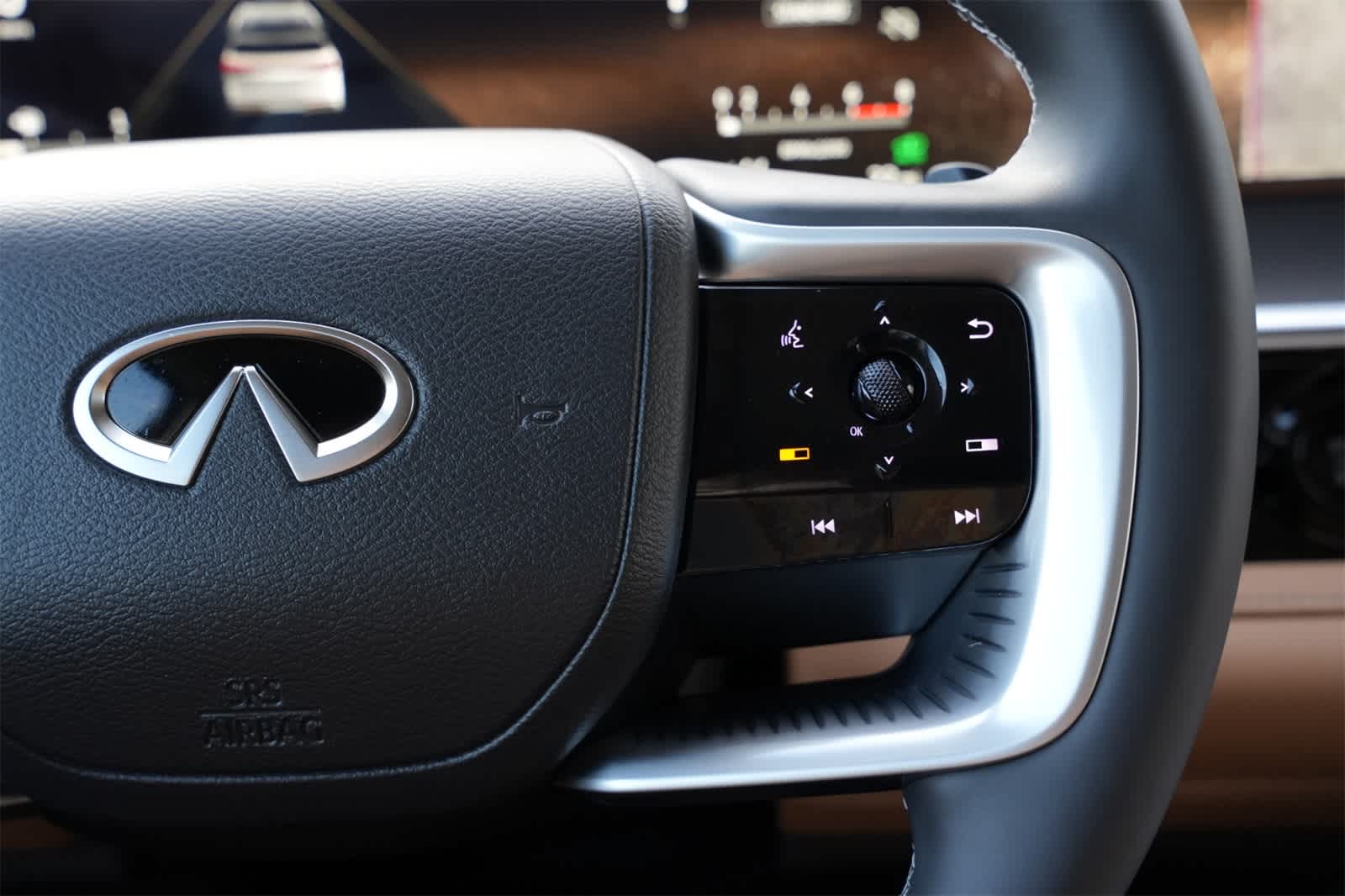 2026 INFINITI QX80 LUXE