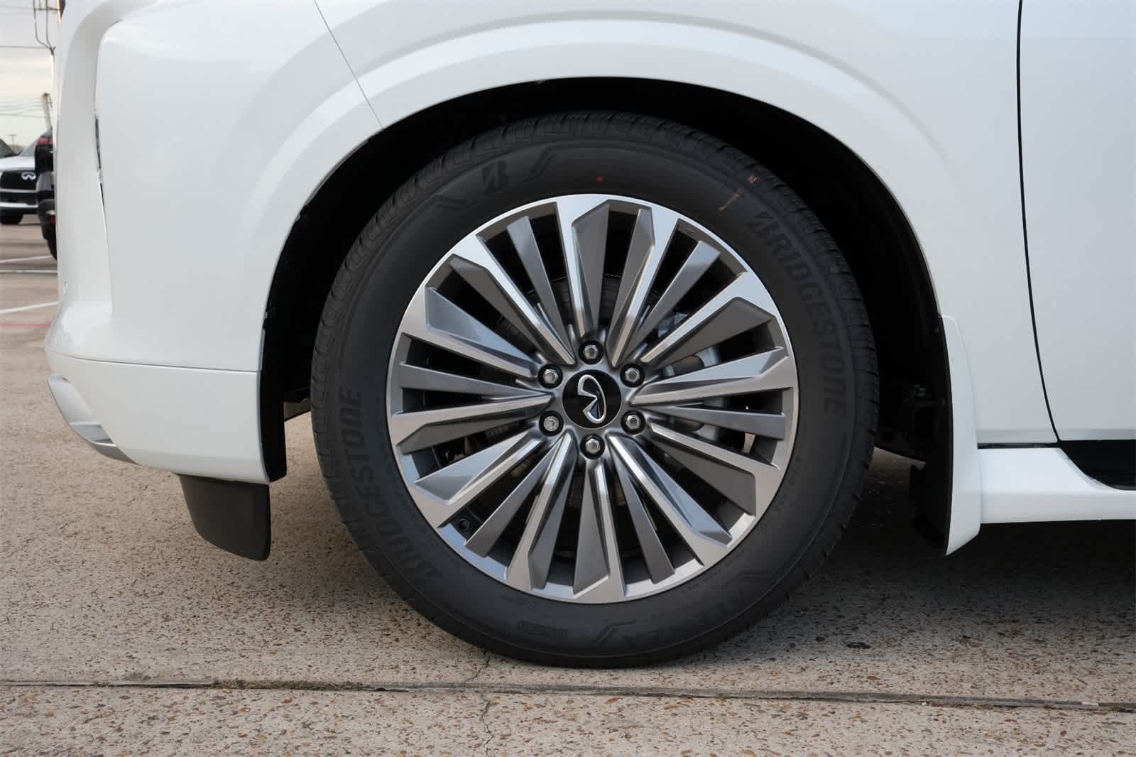 2026 INFINITI QX80 LUXE