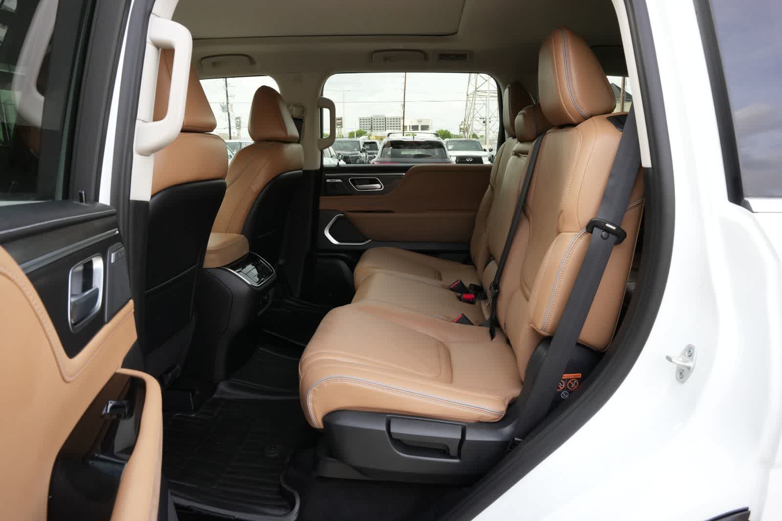 2026 INFINITI QX80 LUXE