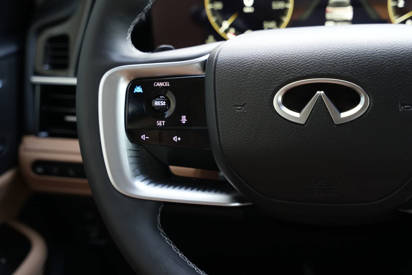 2026 INFINITI QX80 LUXE