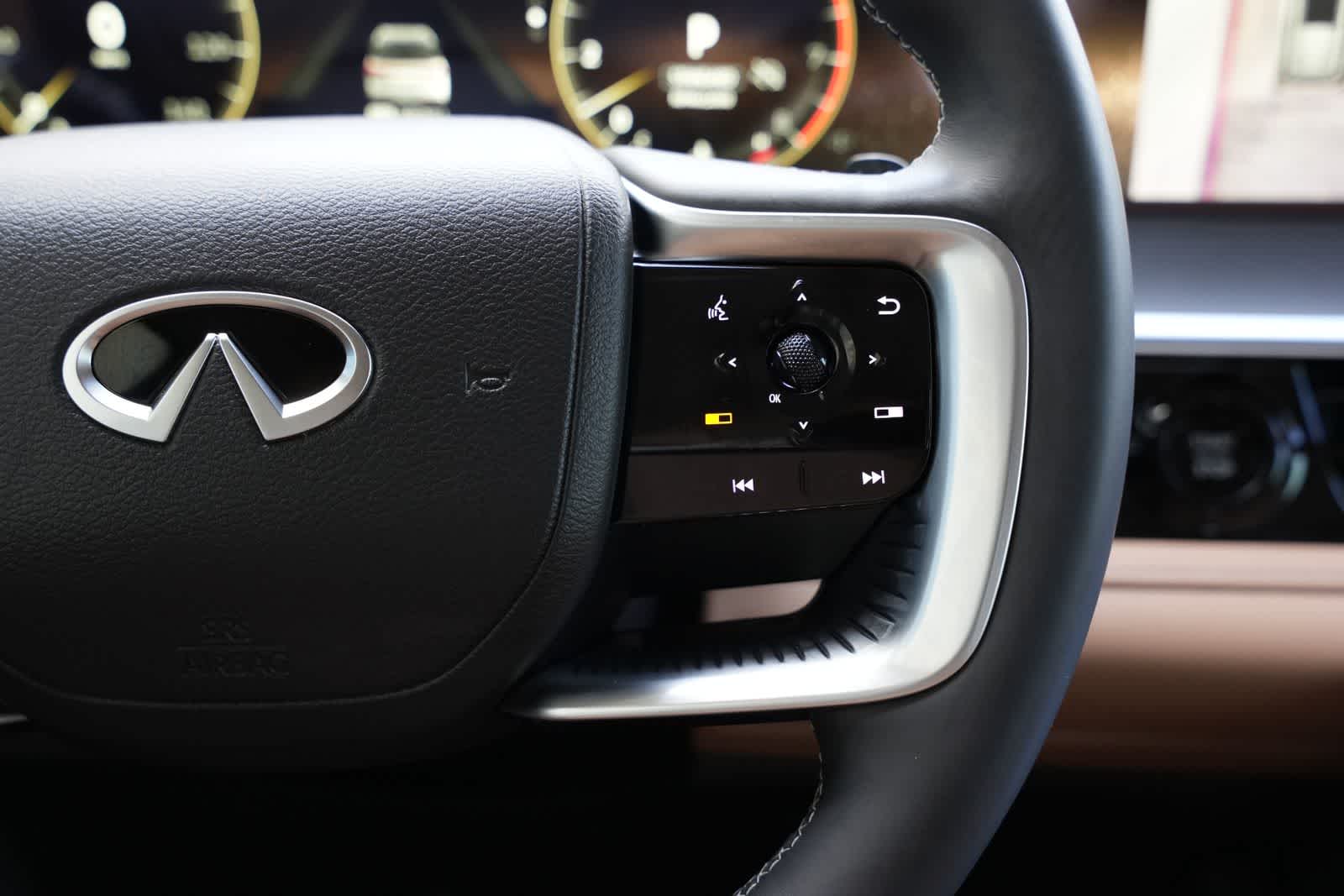 2026 INFINITI QX80 LUXE