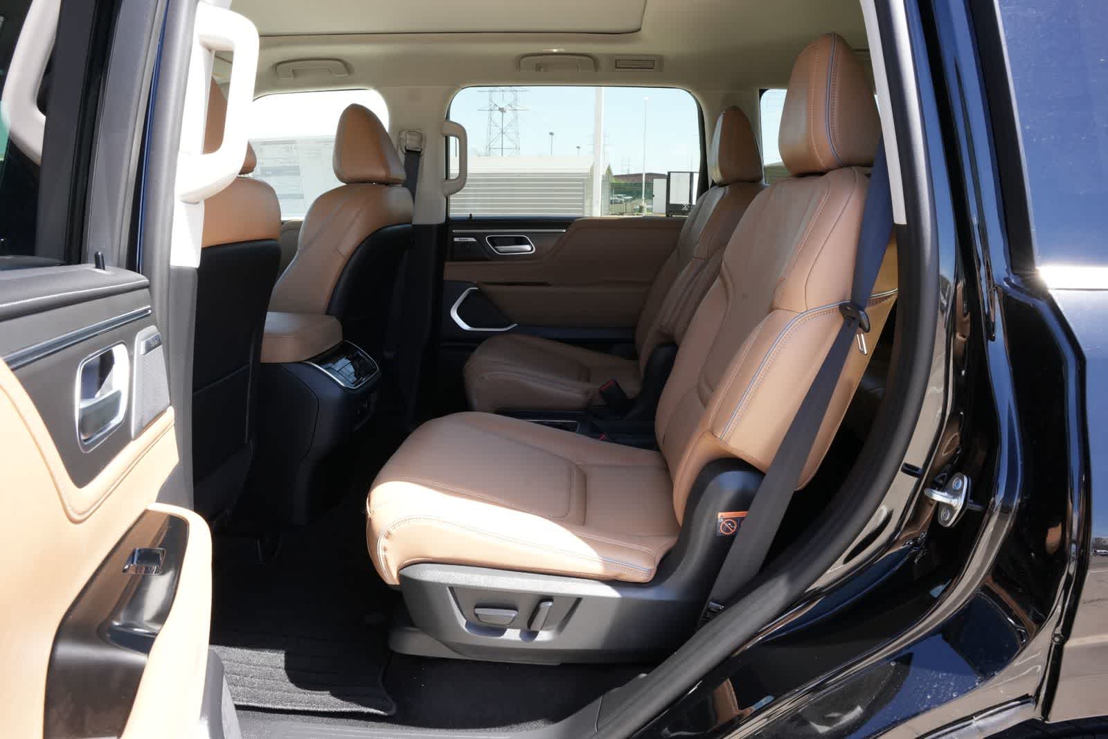 2026 INFINITI QX80 LUXE