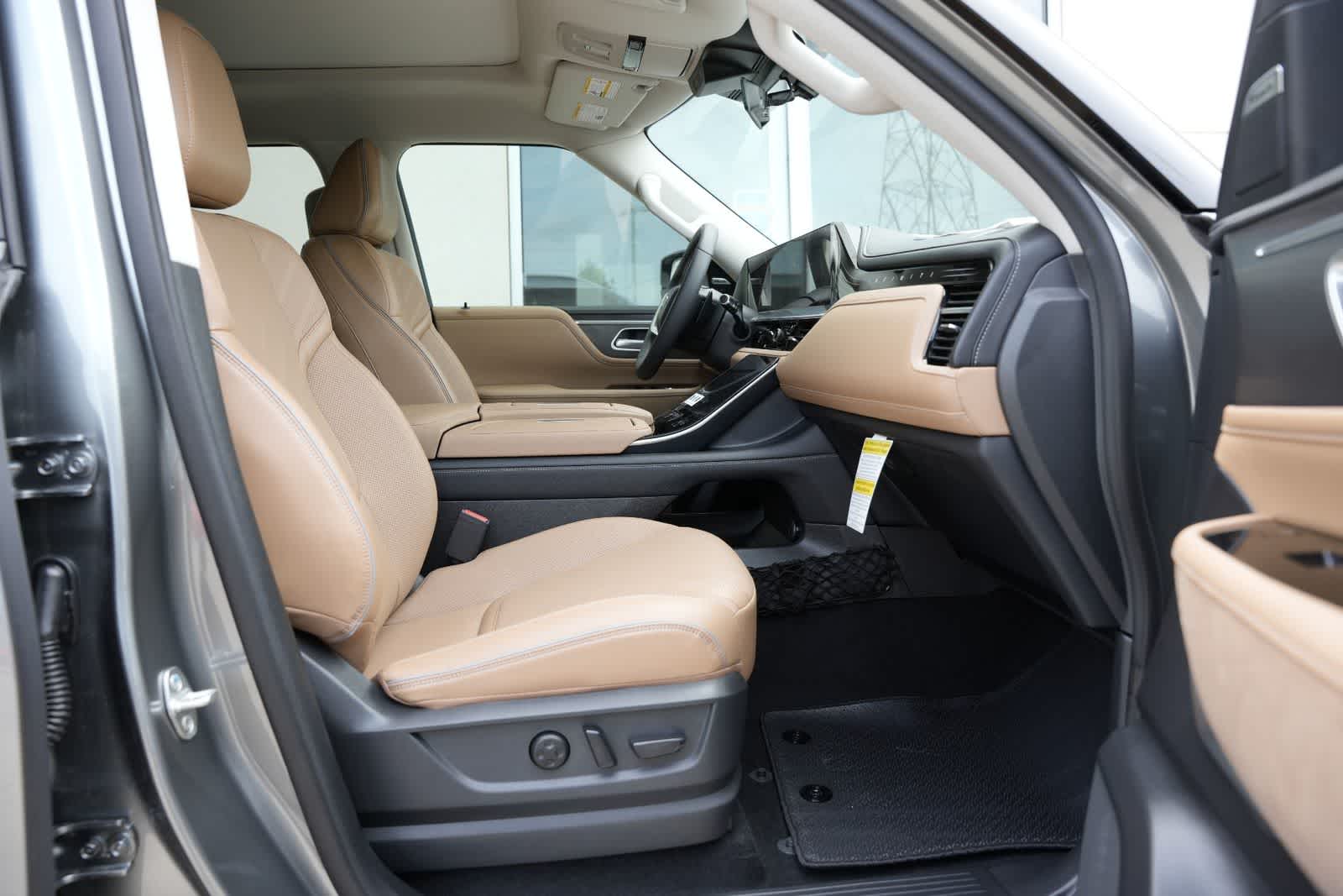 2026 INFINITI QX80 LUXE