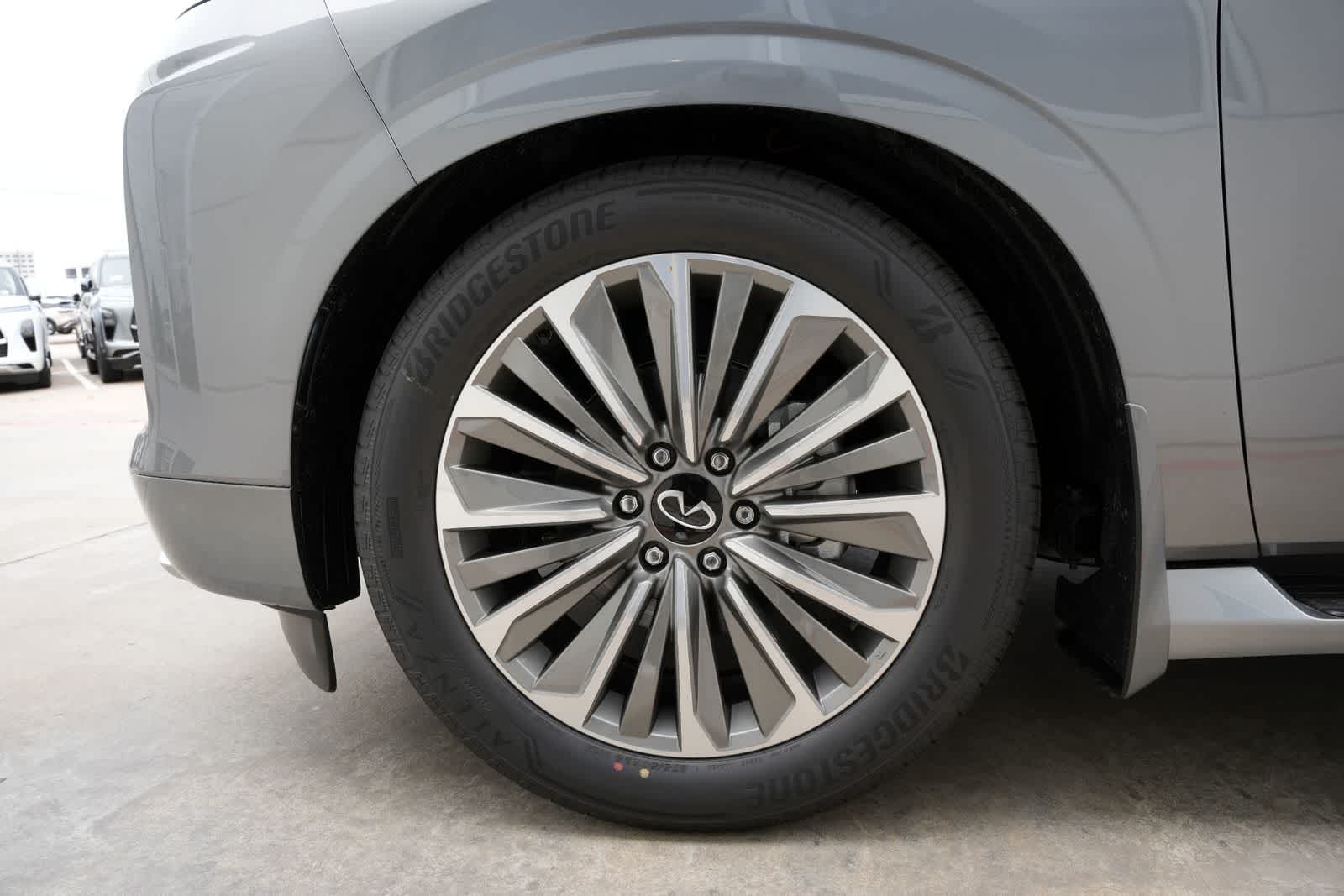 2026 INFINITI QX80 LUXE