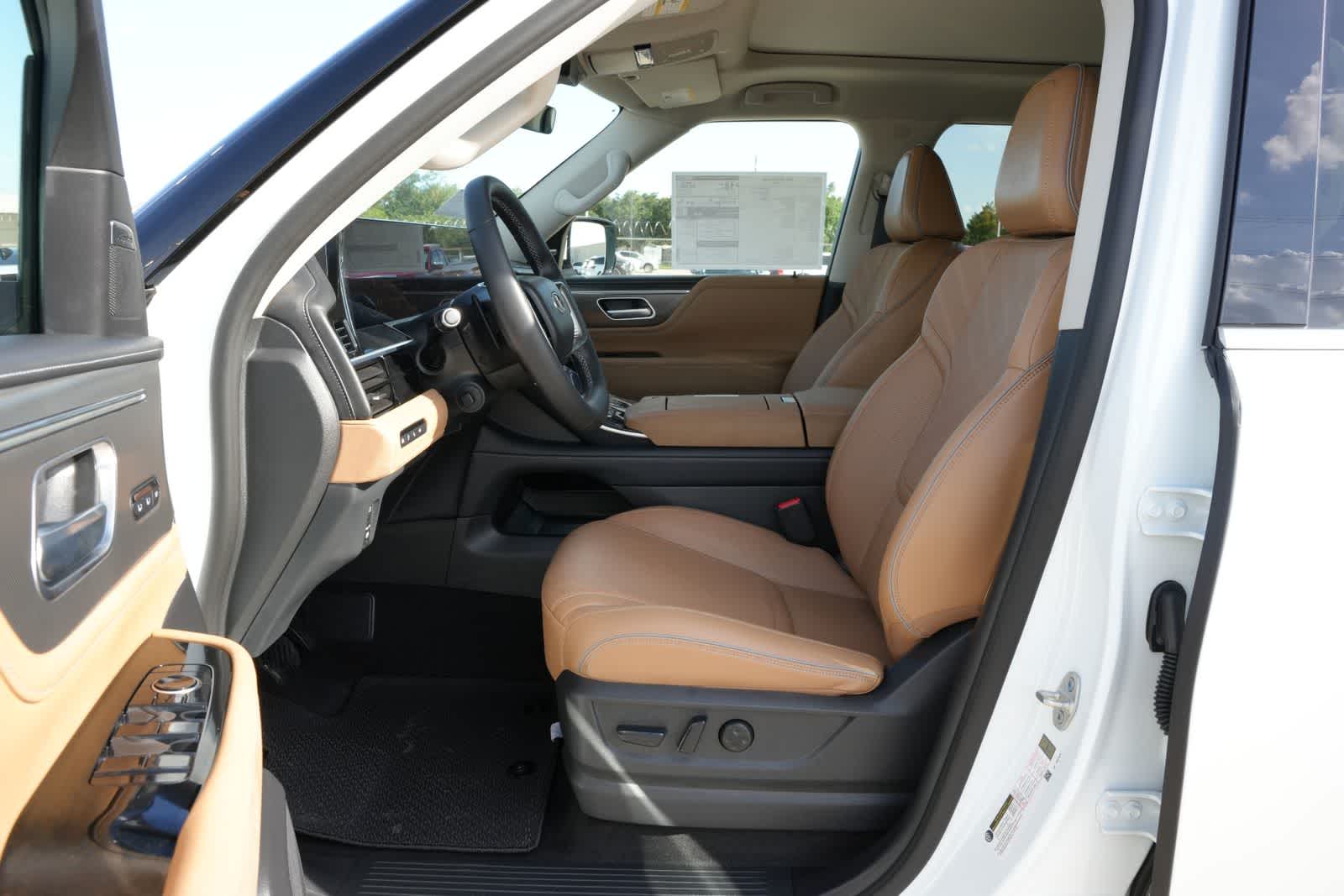 2027 INFINITI QX80 LUXE