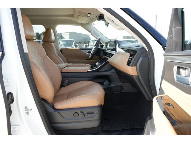 2027 INFINITI QX80 LUXE