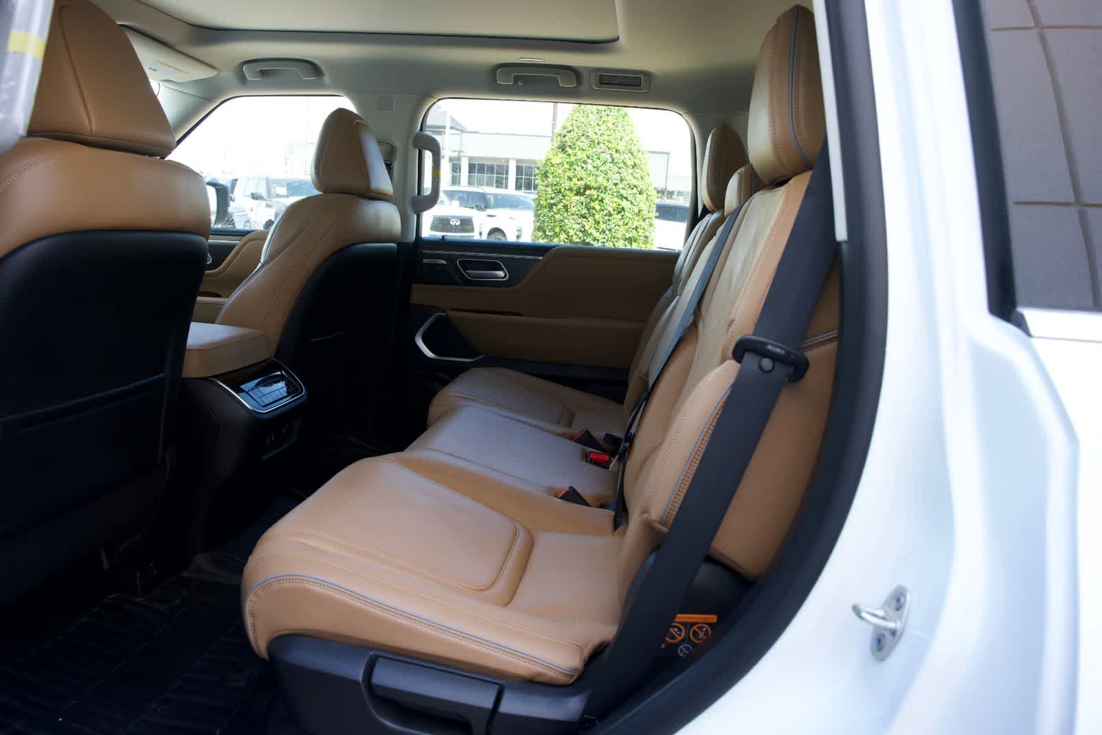 2026 INFINITI QX80 LUXE