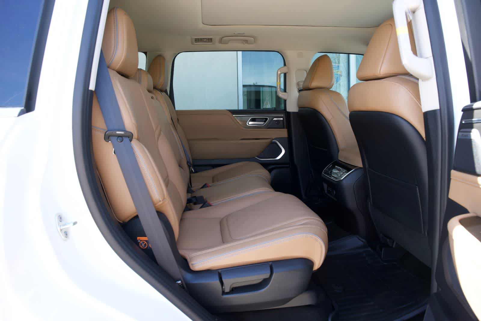 2026 INFINITI QX80 LUXE