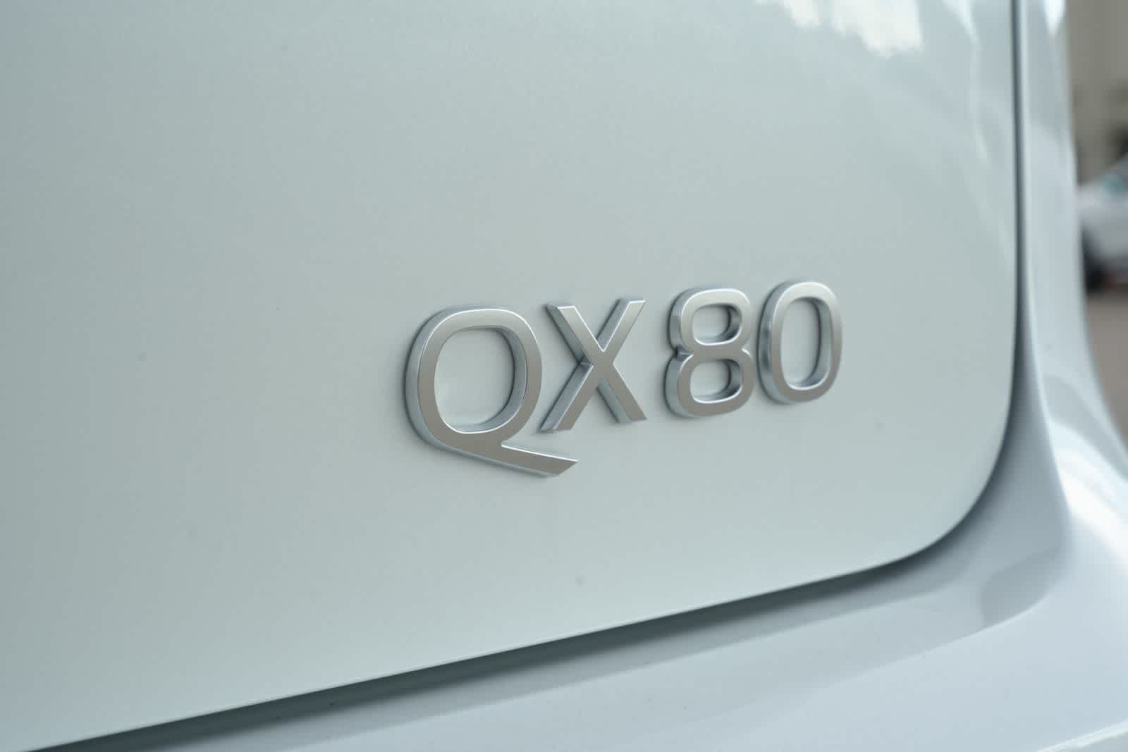2027 INFINITI QX80 LUXE