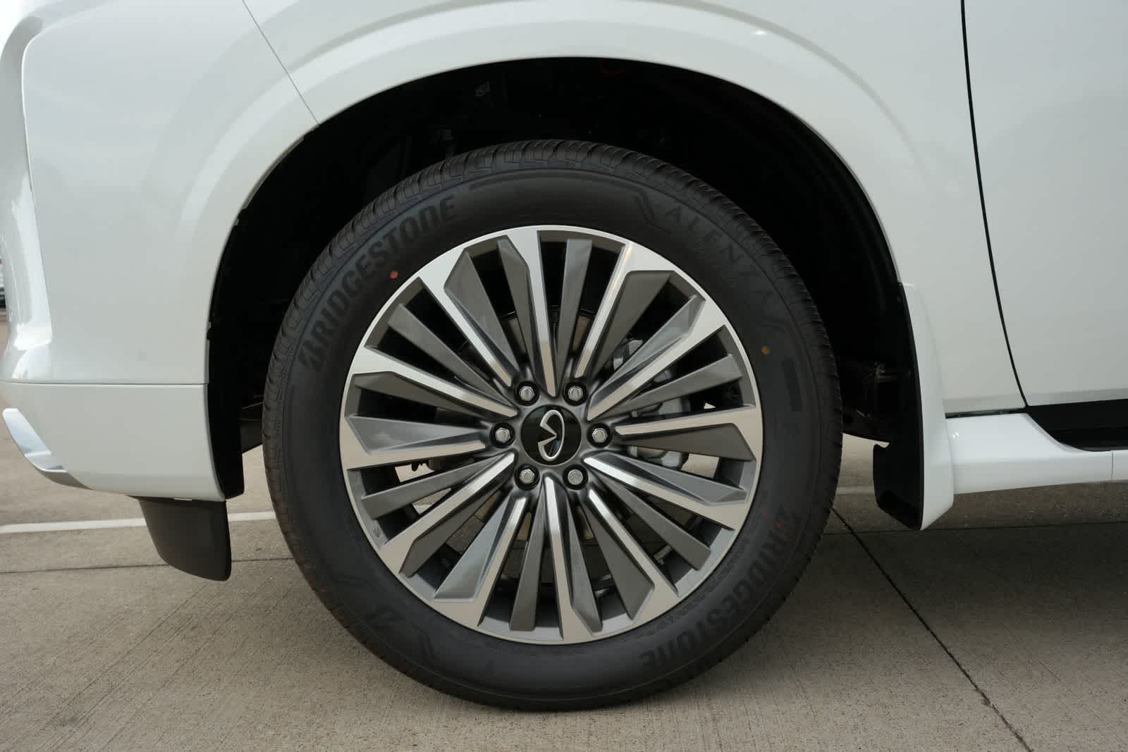 2027 INFINITI QX80 LUXE
