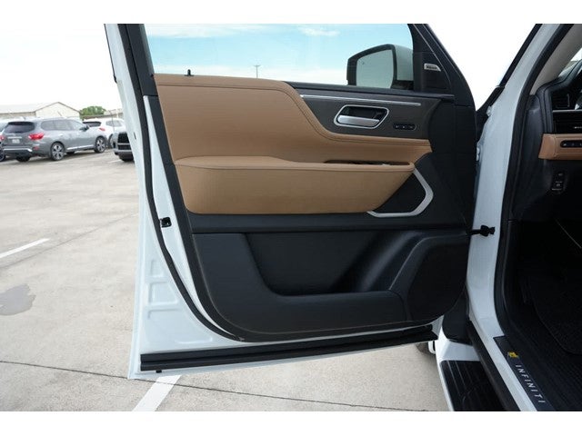 2027 INFINITI QX80 LUXE