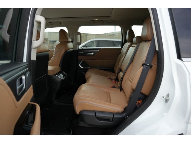 2027 INFINITI QX80 LUXE