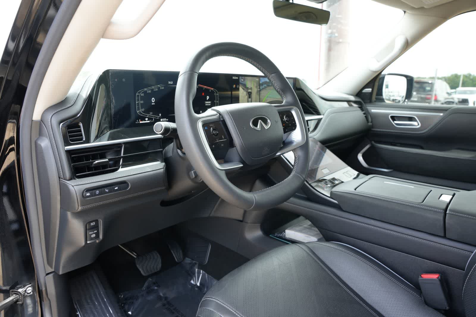 2025 INFINITI QX80 LUXE
