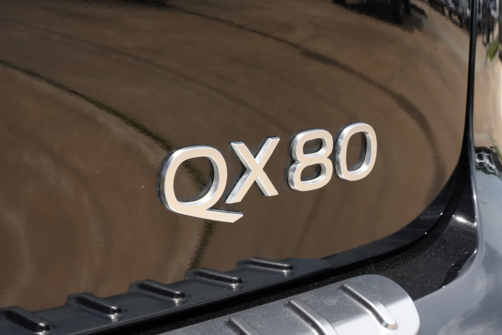 2025 INFINITI QX80 LUXE