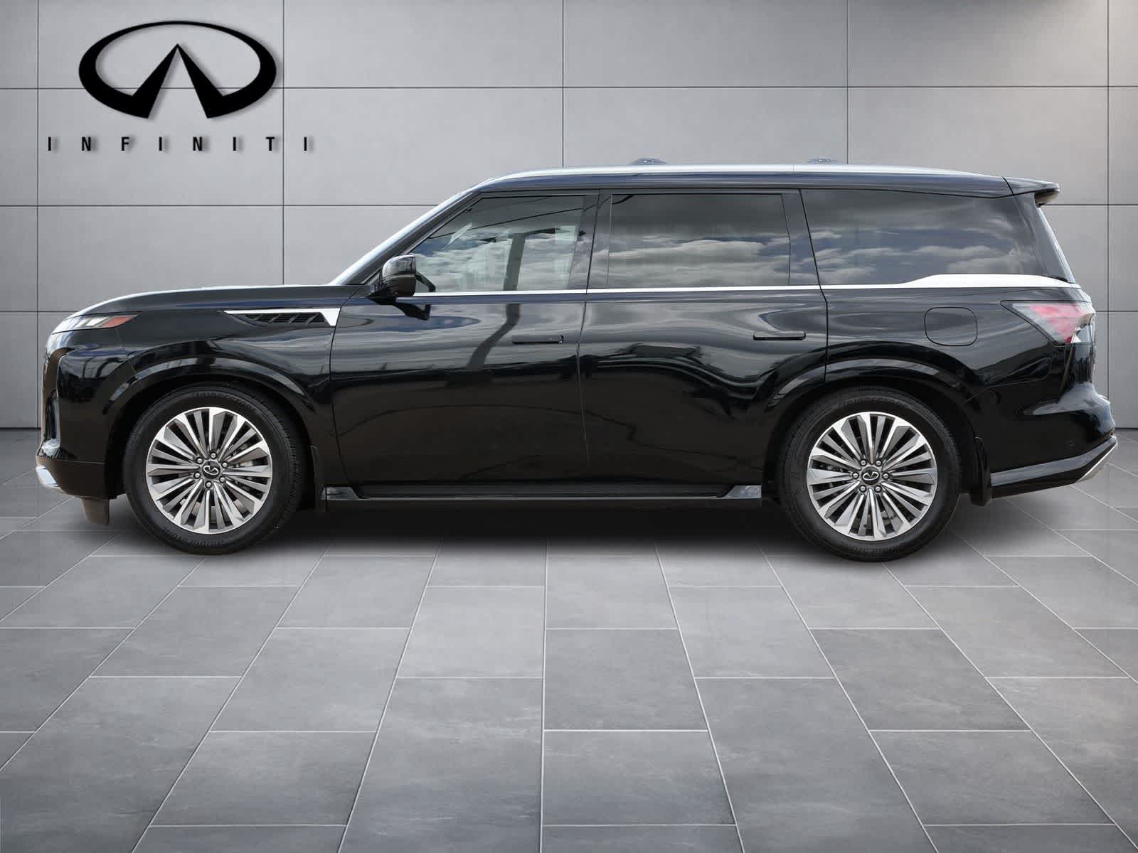 2025 INFINITI QX80 LUXE