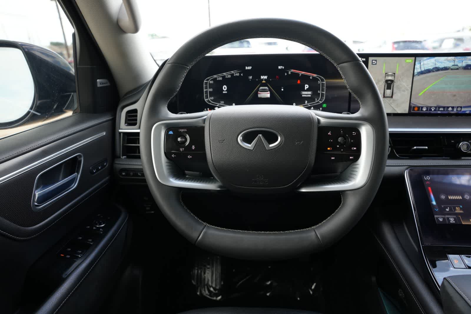 2025 INFINITI QX80 LUXE