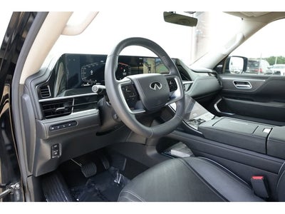 2025 INFINITI QX80 LUXE