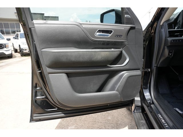 2025 INFINITI QX80 LUXE