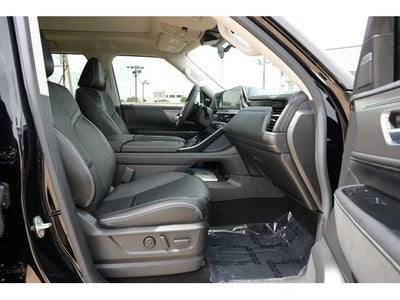 2025 INFINITI QX80 LUXE