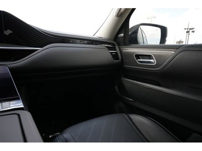 2025 INFINITI QX80 LUXE