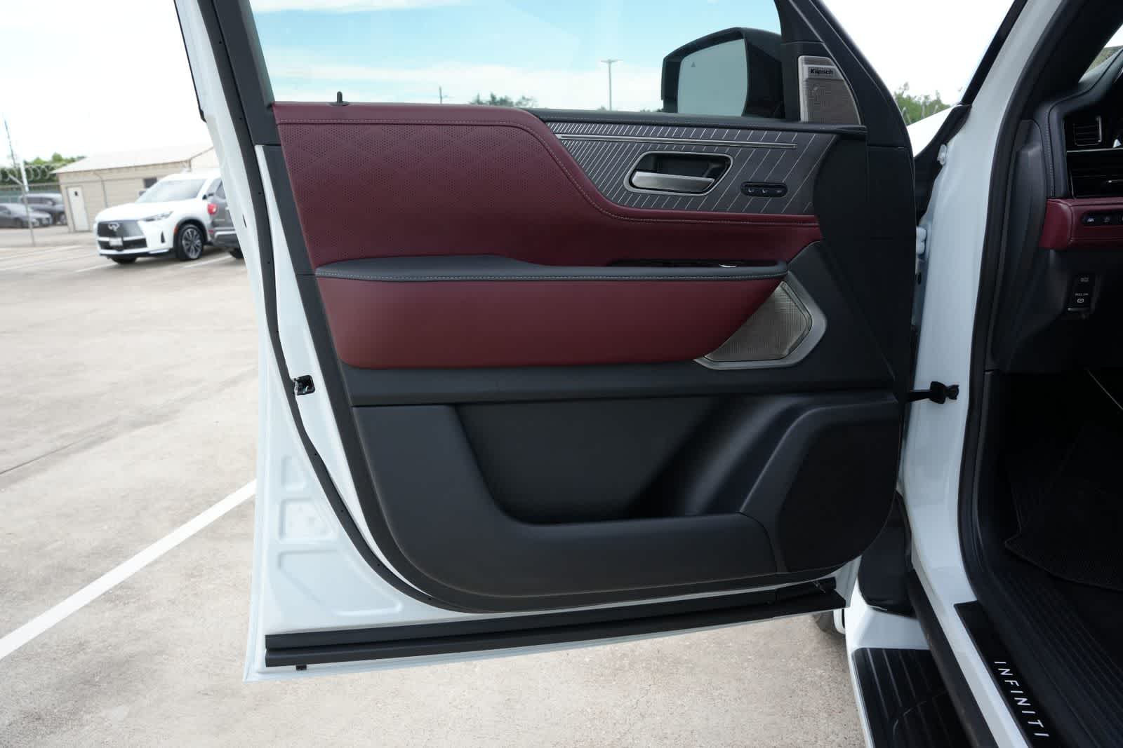 2027 INFINITI QX80 AUTOGRAPH