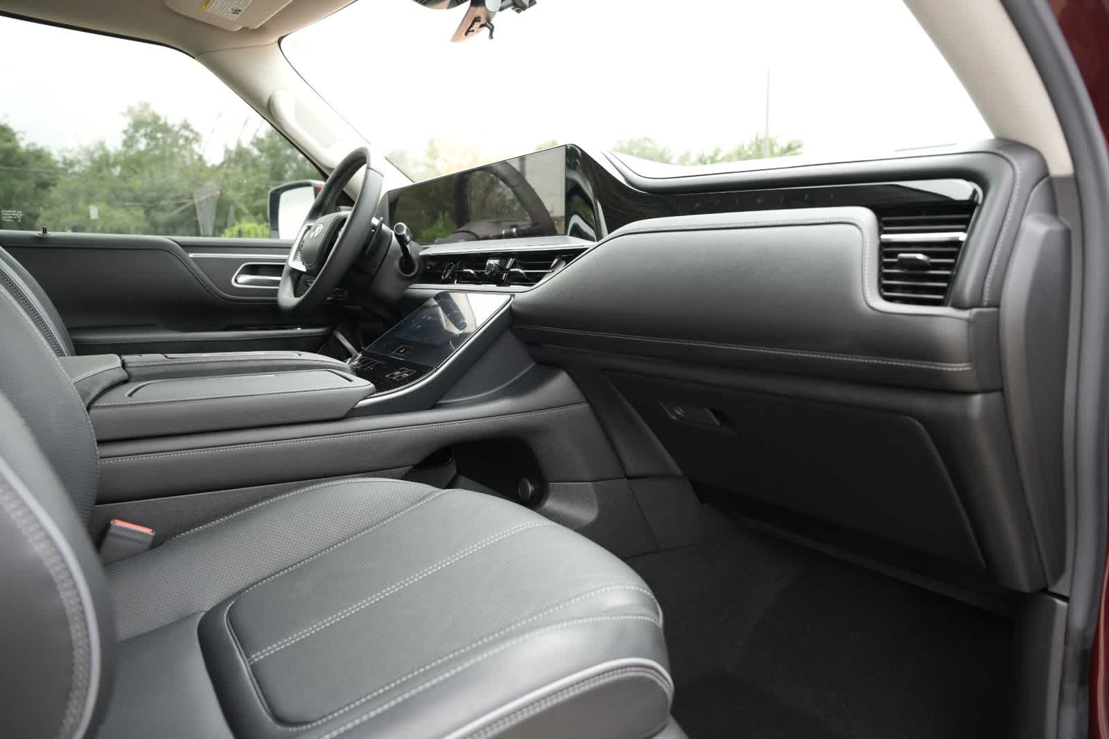 2025 INFINITI QX80 SENSORY
