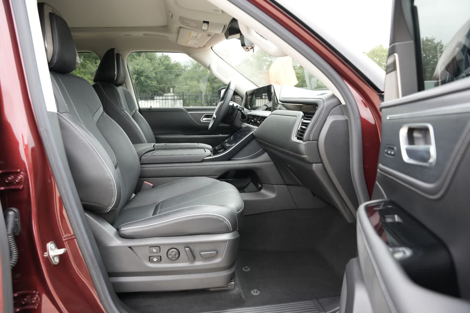 2025 INFINITI QX80 SENSORY