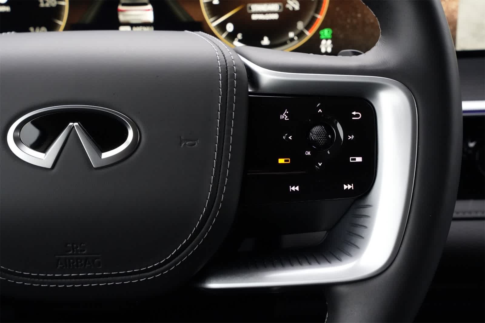 2025 INFINITI QX80 Sensory 4WD