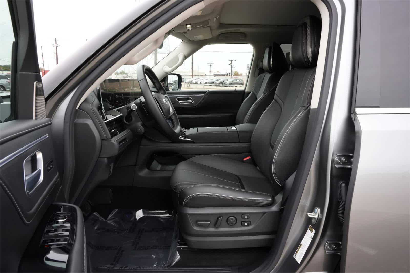 2025 INFINITI QX80 Sensory 4WD