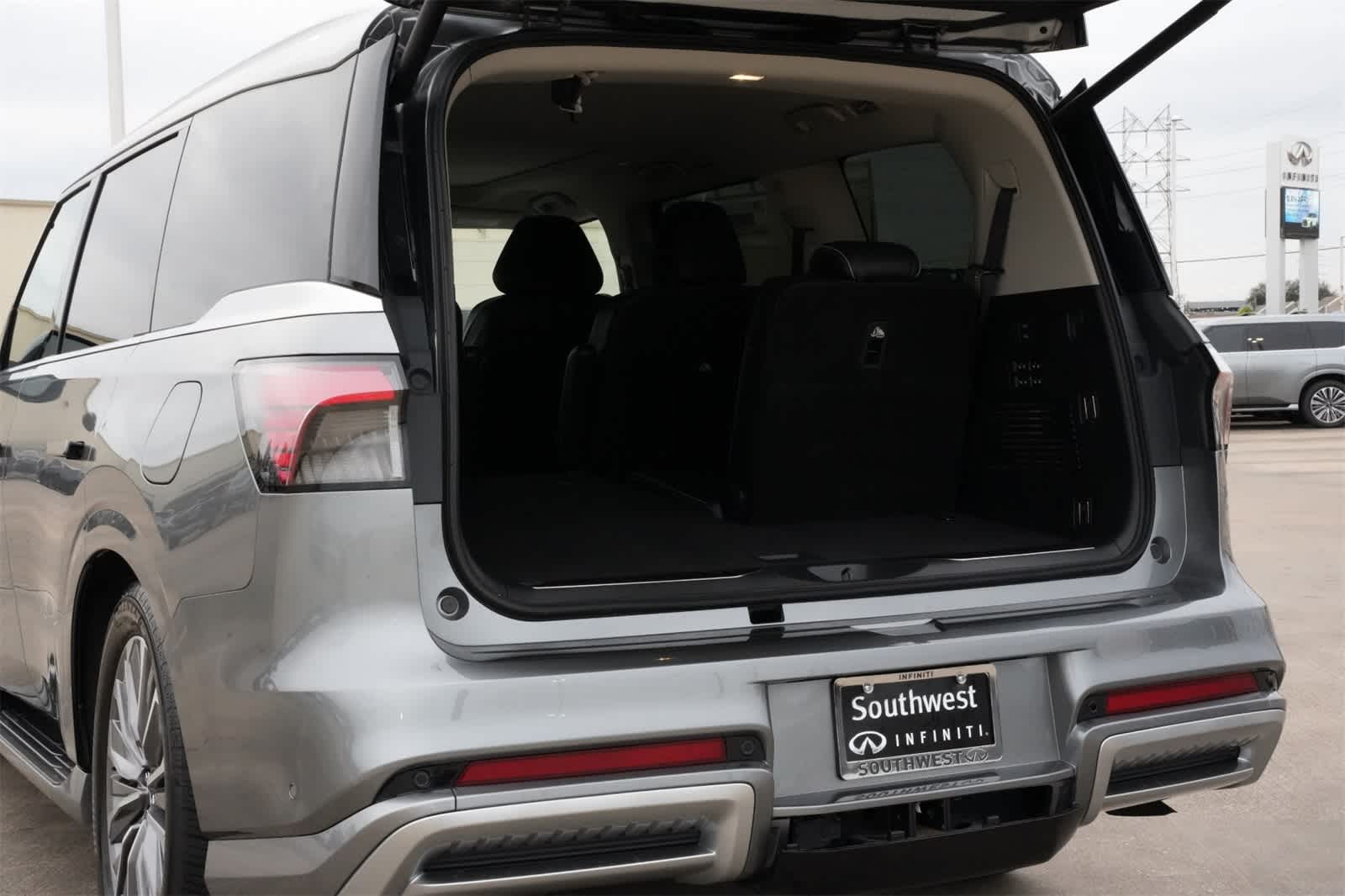 2025 INFINITI QX80 Sensory 4WD