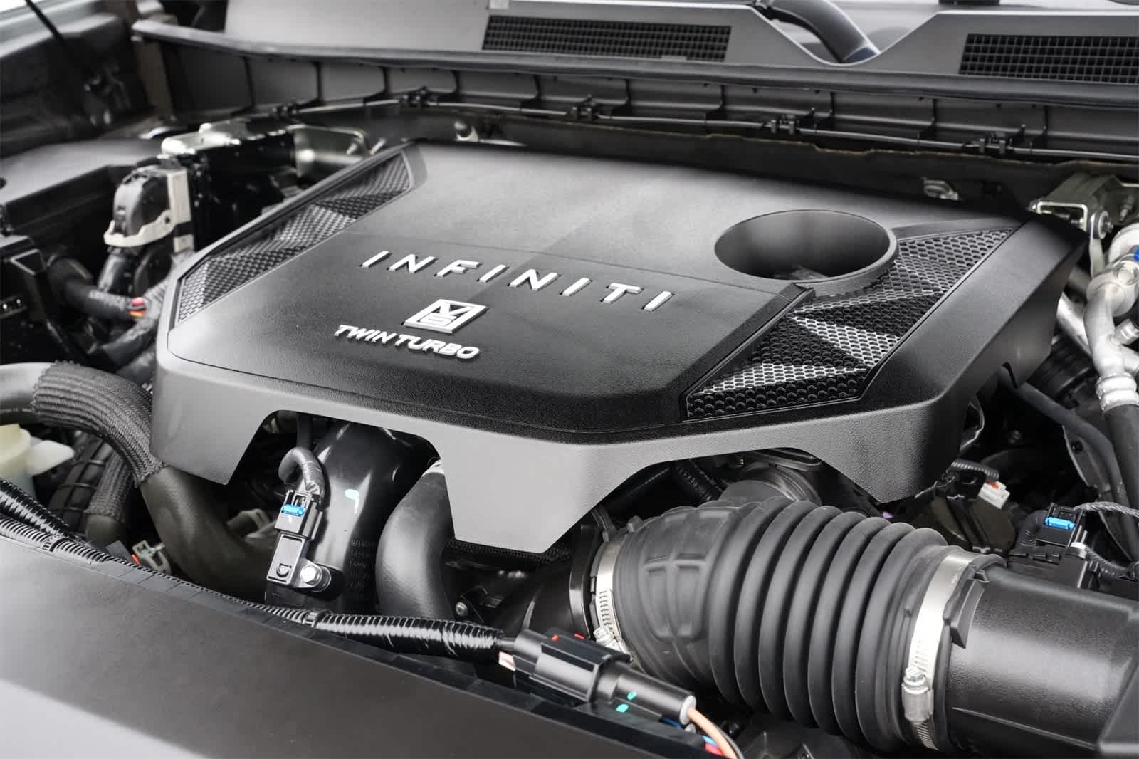 2025 INFINITI QX80 Sensory 4WD