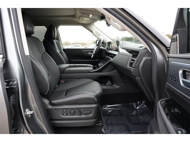 2025 INFINITI QX80 Sensory 4WD