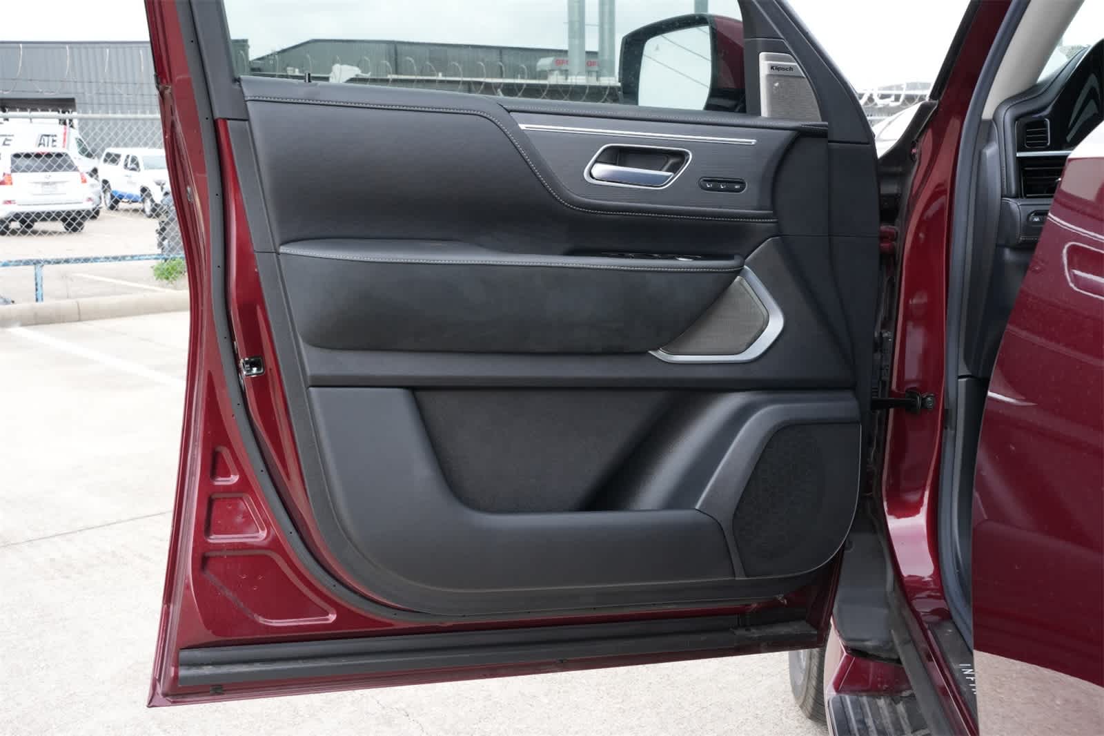 2025 INFINITI QX80 Sensory 4WD