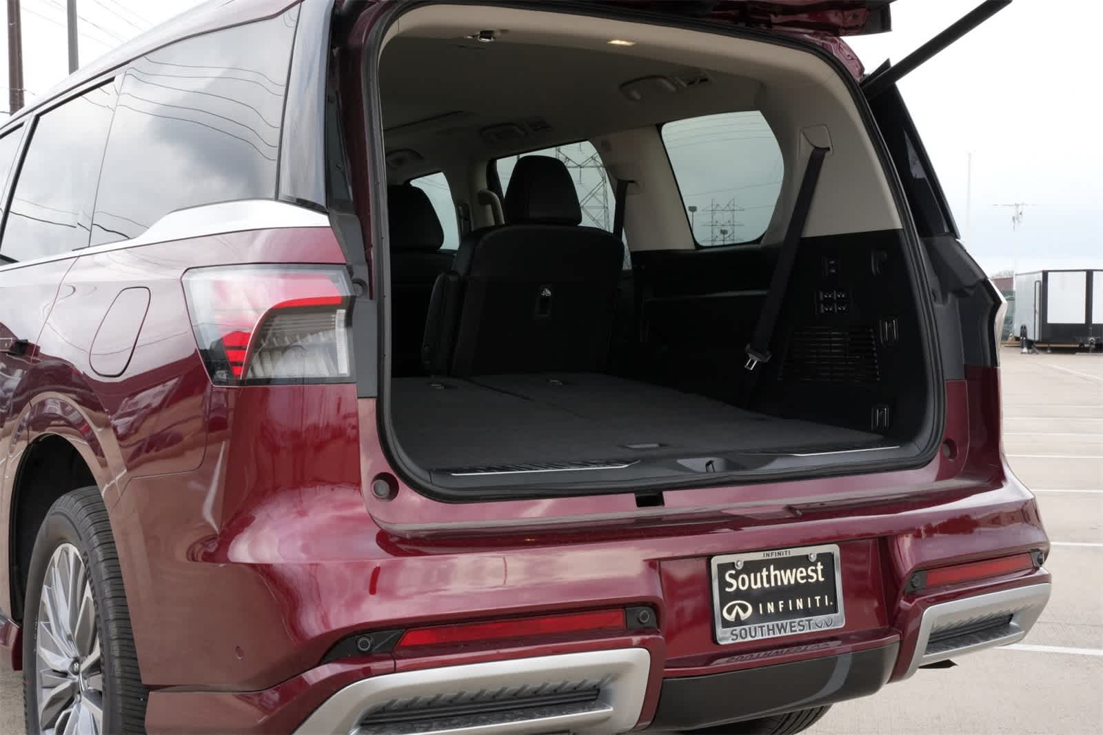 2025 INFINITI QX80 Sensory 4WD