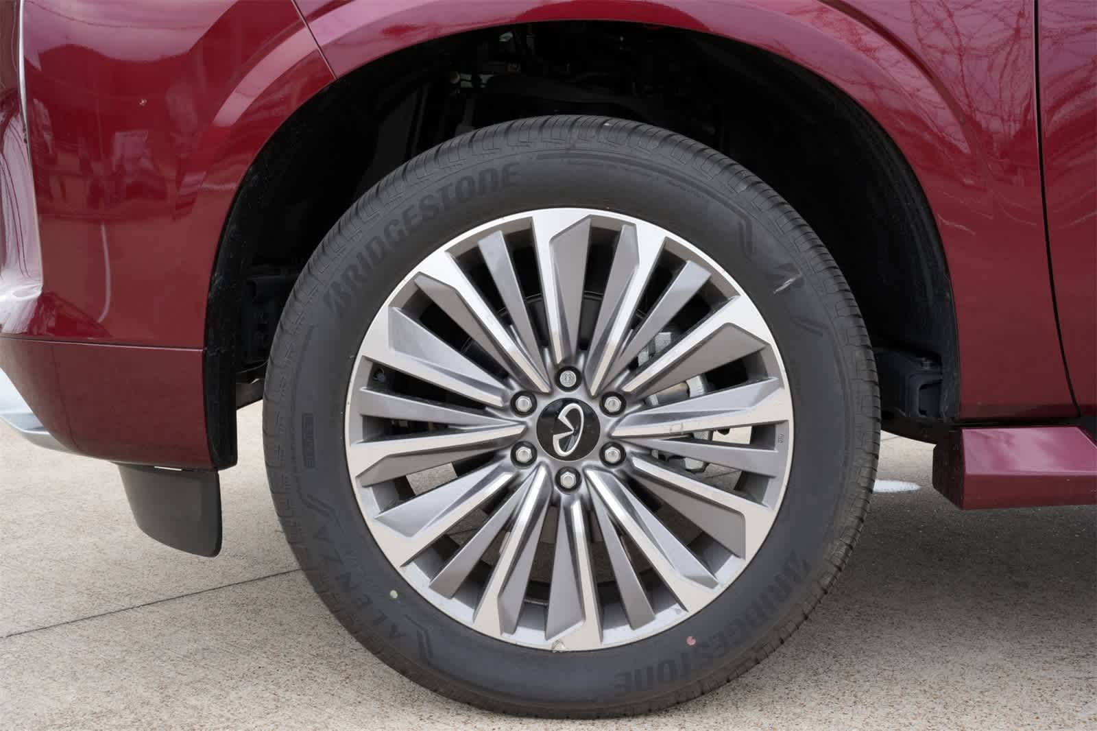 2025 INFINITI QX80 Sensory 4WD