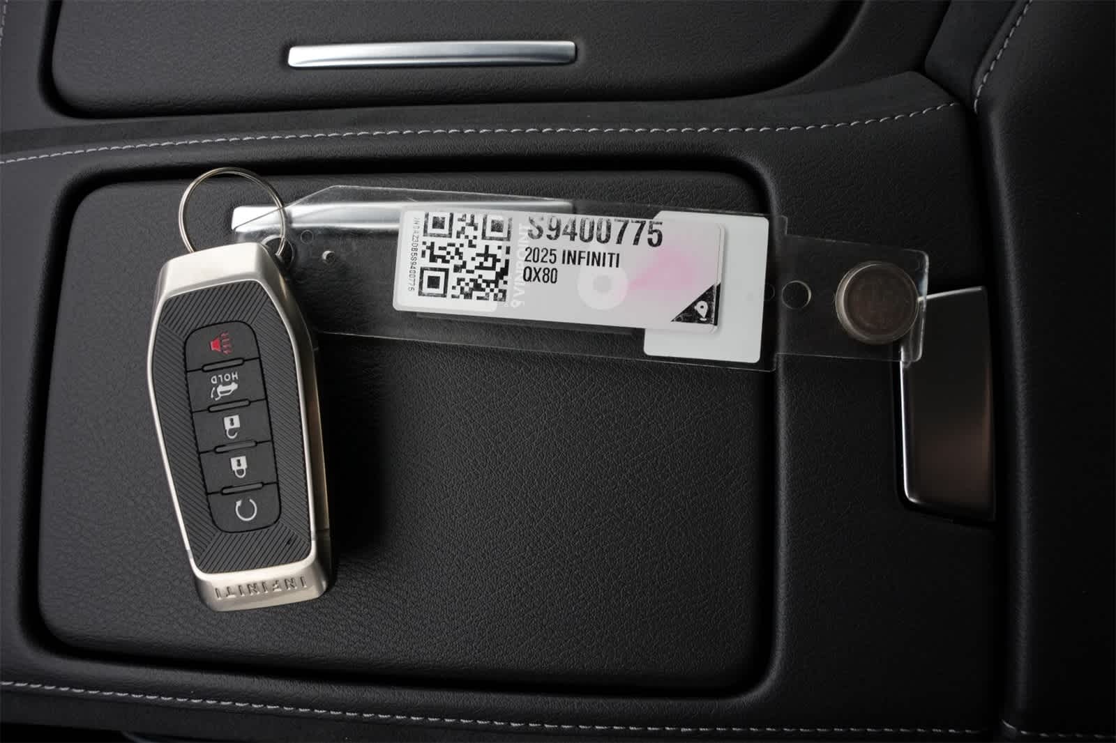 2025 INFINITI QX80 Sensory 4WD