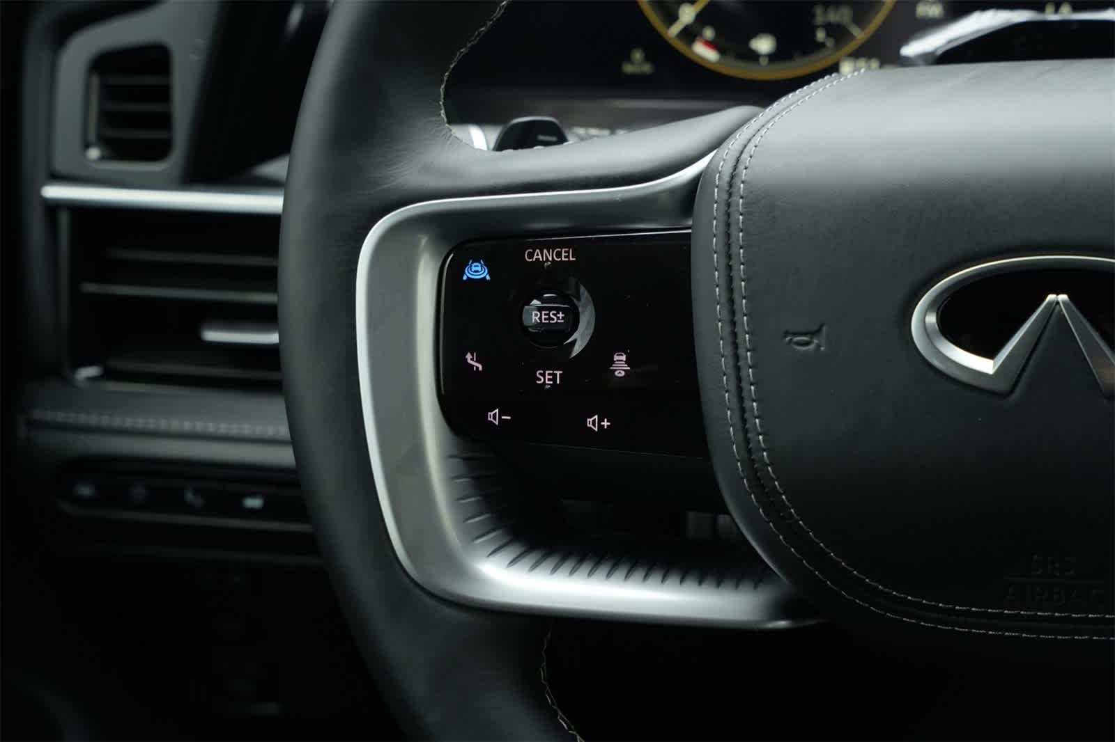 2025 INFINITI QX80 Sensory 4WD