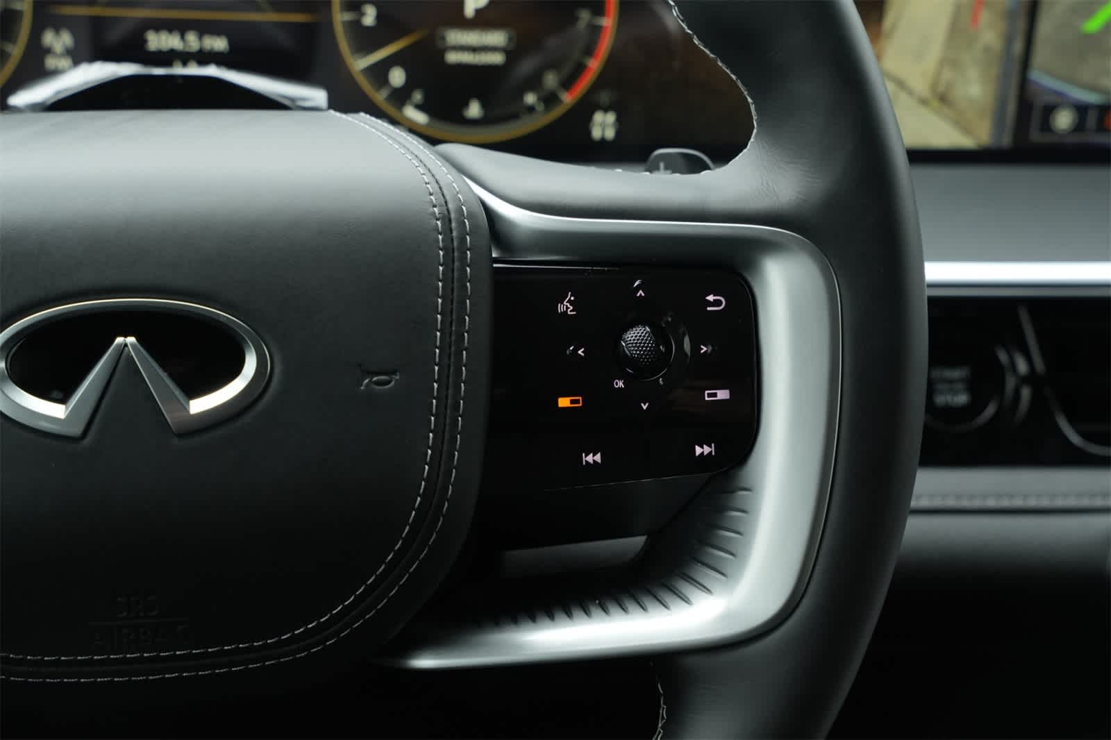 2025 INFINITI QX80 Sensory 4WD