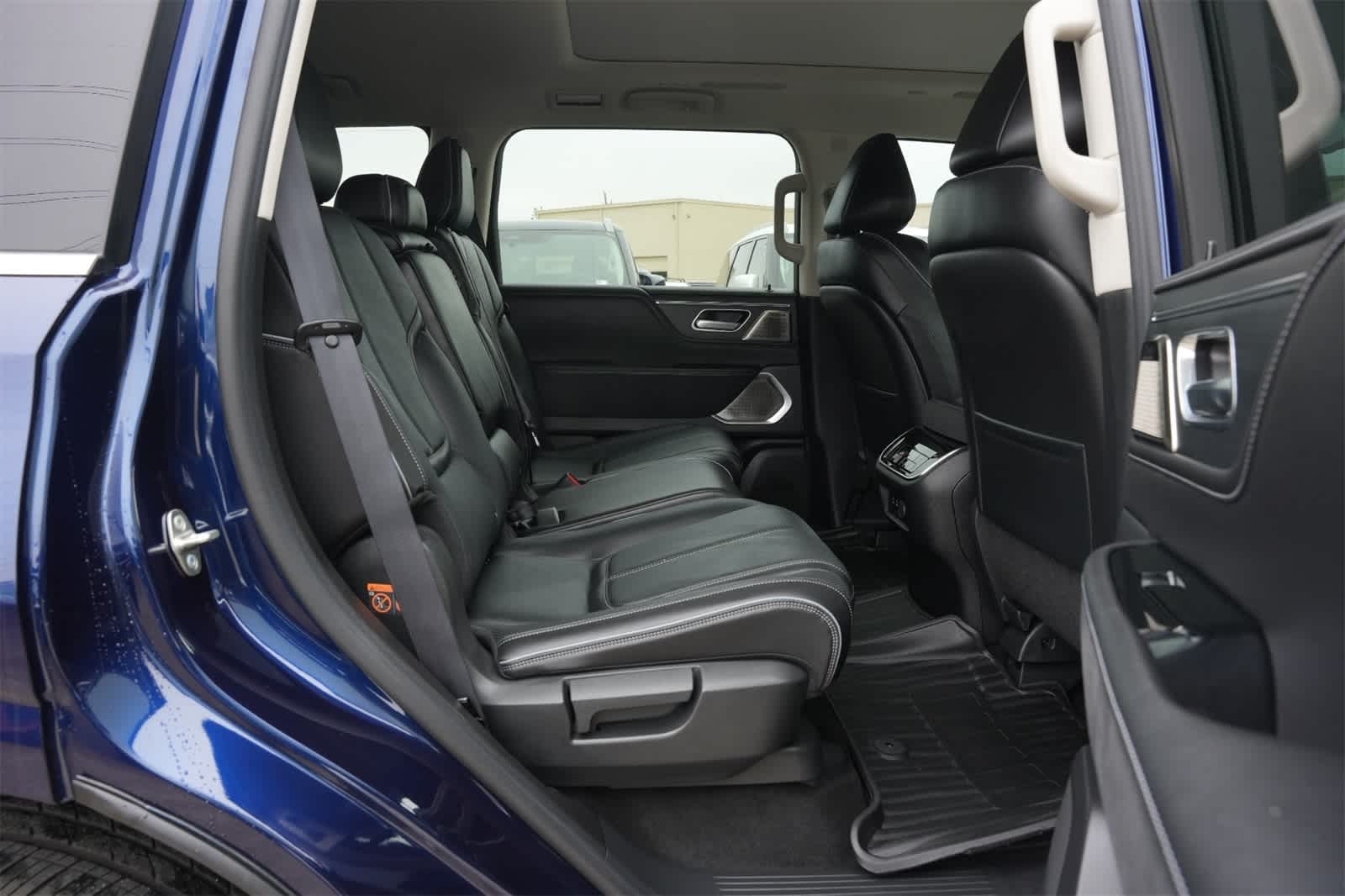 2025 INFINITI QX80 Sensory 4WD